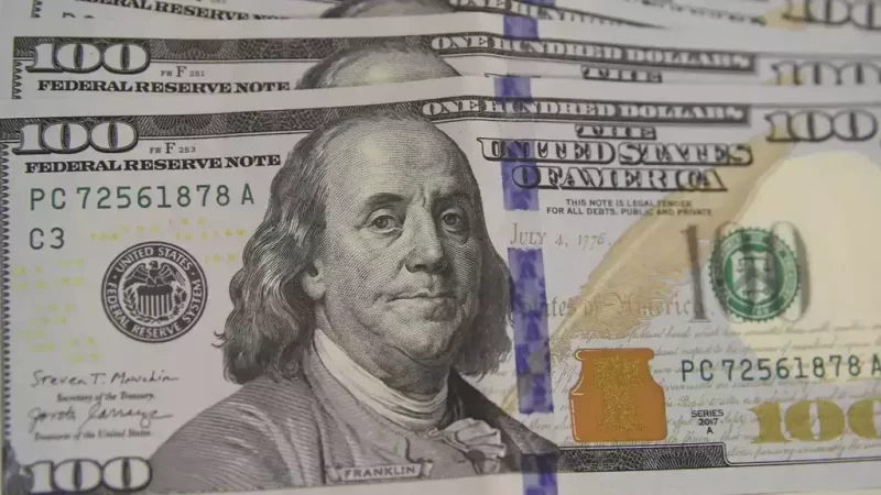 Dólar atinge R$ 4,96 e Bolsa de Valores Registra Queda de 1,01% Após Dados do Emprego nos EUA