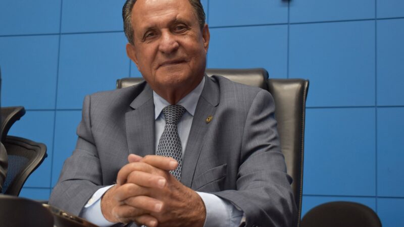 Zé Teixeira solicita estrutura para escolas de Iguatemi