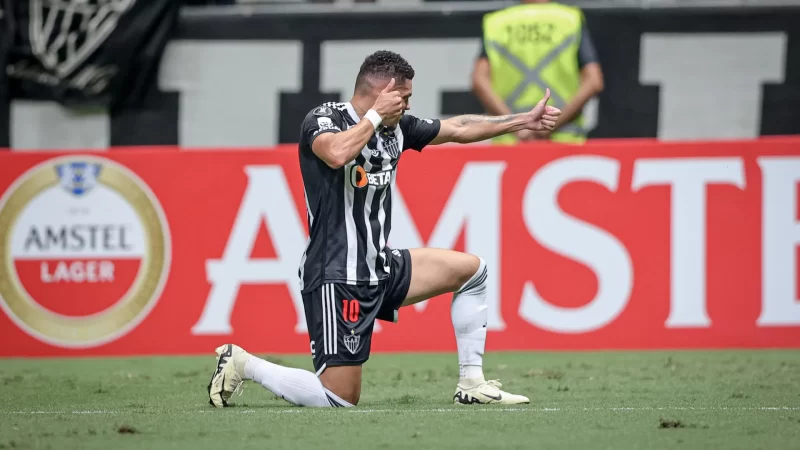 Galo bate o Rosário Central após sofrer susto e lidera grupo na Libertadores