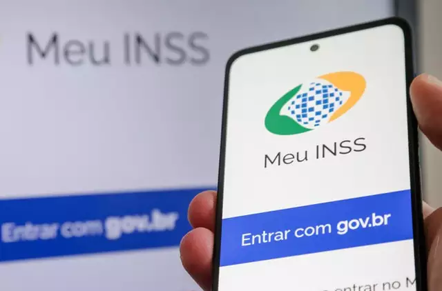 Alerta de Segurança: Golpistas Usam Tática de Visita Domiciliar para Enganar Beneficiários do INSS