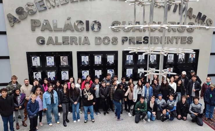 Estudantes de Maracaju visitam ALEMS e conhecem funcionamento do Poder Legislativo