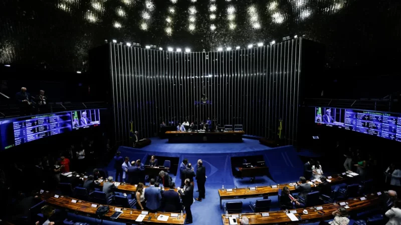 Com uma votação apertada, o Senado aprovou o novo DPVAT, incluindo um acréscimo de R$ 15 bilhões no orçamento