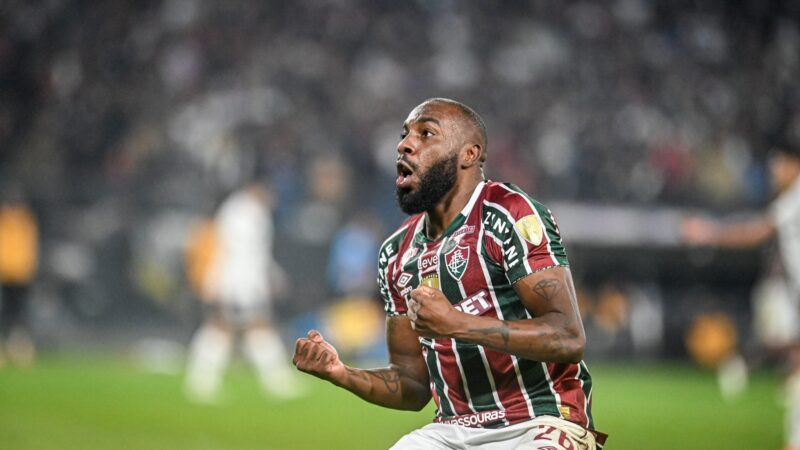 O Fluminense enfrentou uma partida difícil, resistindo à pressão adversária e conquistando uma vitória fora de casa sobre o Colo-Colo.