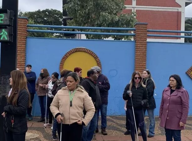 Em Campo Grande deficientes visuais fez protesto na avenida mais movimentada da Capital