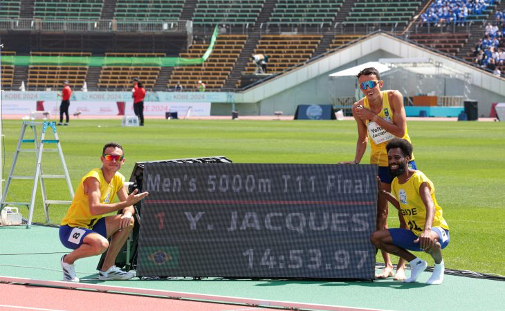 Bolsista do Governo de MS, Yeltsin Jacques é campeão mundial de atletismo com direito a recorde mundial