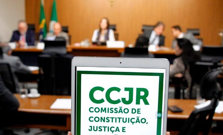 Uso regulamentado de produtos de Cannabis para tratamento de doenças passa na CCJR