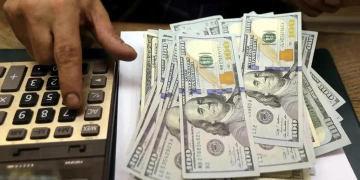 O dólar à vista iniciou a última semana de julho em baixa, sendo negociado a R$ 5,62