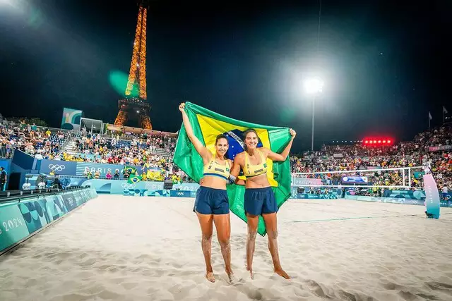 Brasil Conquista Ouro no Vôlei de Praia Feminino em Paris 2024