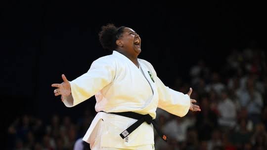 Judoca Beatriz Souza conquista primeiro ouro do Brasil em Paris