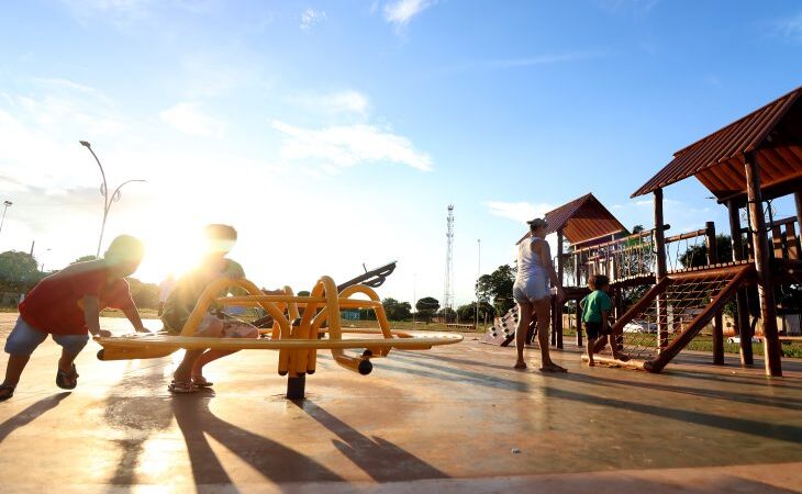 Semana começa com previsão de tempo quente e seco, e mudança a partir de quinta-feira