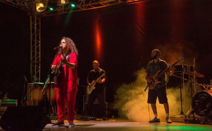 Som da Concha: MPB e músicas autorais encantam público com Kalélo e Giane Torres