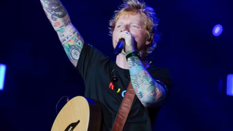 Com uma mistura de baladas românticas e hits dançantes, Ed Sheeran brilha em show no Rock in Rio