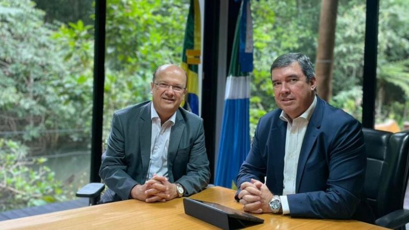 O governador de Mato Grosso do Sul, Eduardo Riedel, licenciou-se do cargo por um período de oito dia