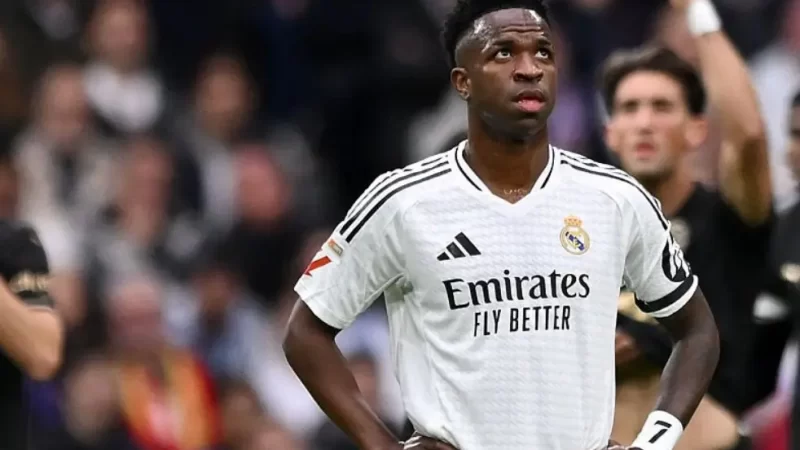 O Real Madrid foi eliminado da Liga dos Campeões da UEFA nas quartas de final, após perder para o Arsenal no jogo de volta por 2 a 1