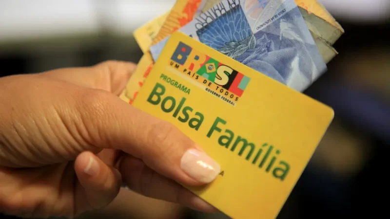 A Caixa Econômica Federal concluiu nesta quarta-feira, 30 de abril de 2025, o pagamento da parcela de abril do programa Bolsa Família