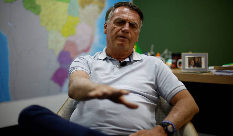 Bolsonaro admite que fraudes no INSS podem ter começado em seu governo, mas diz que “explodiram” na gestão Lula