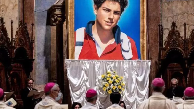 Canonização de Carlo Acutis é adiada após morte do Papa Francisco