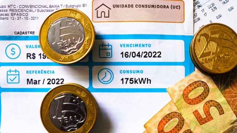 Conta de luz ficará mais cara em julho: entenda os motivos e veja como economizar