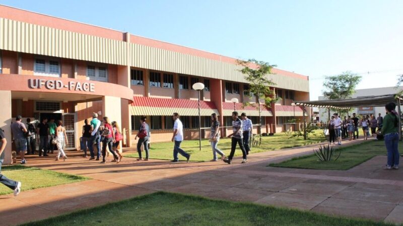 Alunas de Medicina denunciam importunação durante prova na casa de professora da UFGD