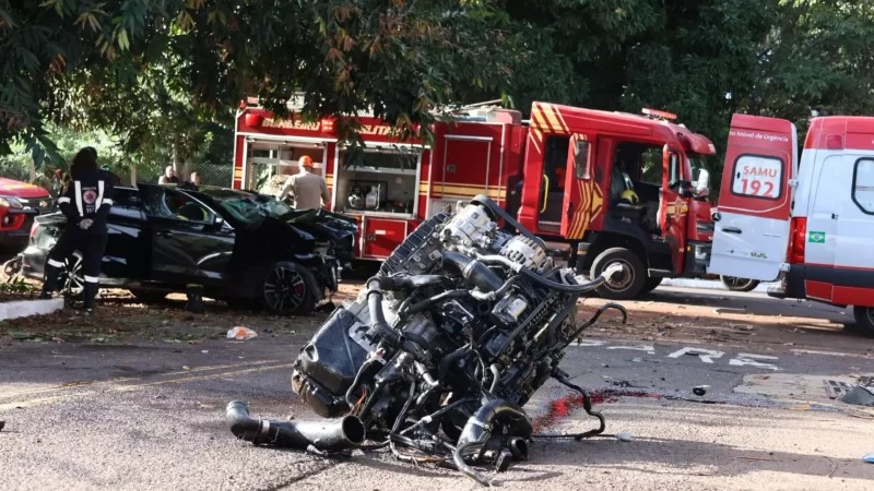 Motorista de 20 anos fica preso às ferragens após grave acidente na Avenida Fábio Zahran, em Campo Grande