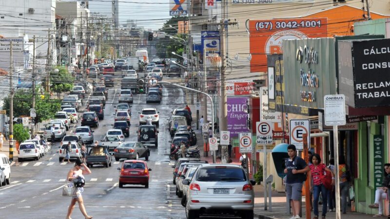 Confira o que abre e fecha no feriado de quinta-feira (19)