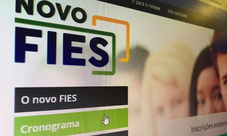MEC abre prazo para complementação de inscrições postergadas do Fies para o 2º semestre de 2025
