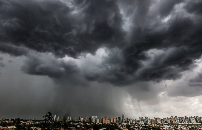 Inmet emite alerta de chuvas intensas para 61 cidades de Mato Grosso do Sul