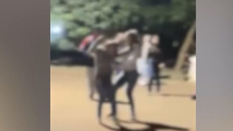 Briga entre alunas termina com adolescente esfaqueada na saída de escola em Campo Grande