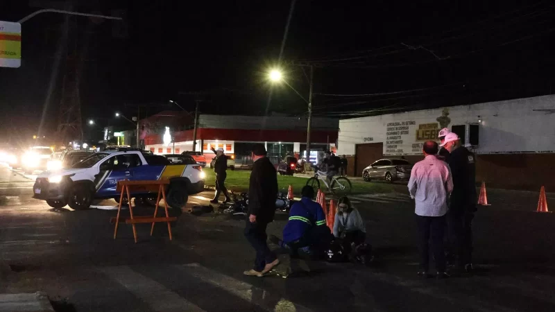 Motociclista fica ferido após colisão com caminhonete na Avenida Guaicurus