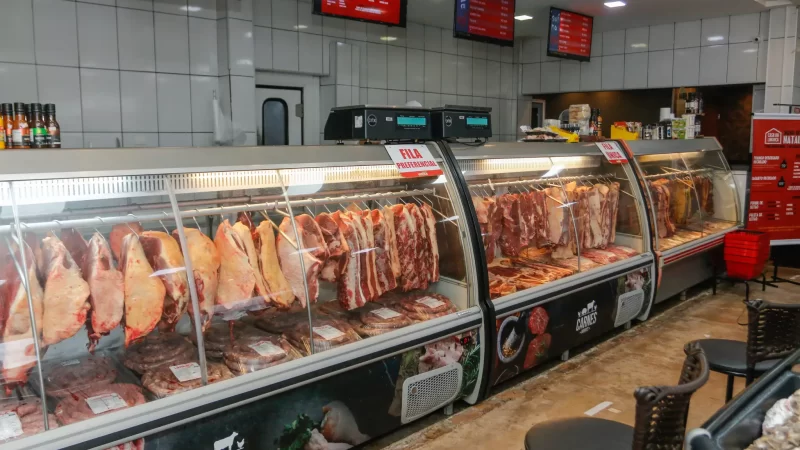 Frigoríficos suspendem exportações aos EUA e preço da carne pode cair em MS