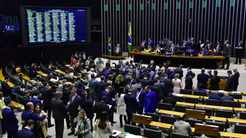 Lula veta projeto que aumentava número de deputados federais para 531