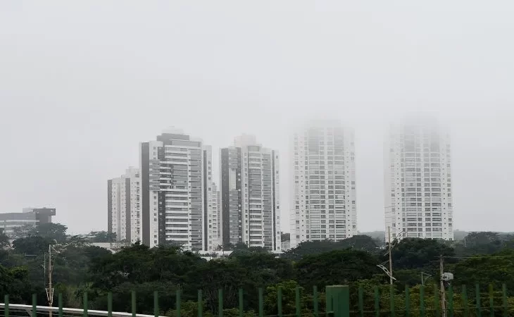 Frente fria derruba temperaturas e traz chance de chuva para MS