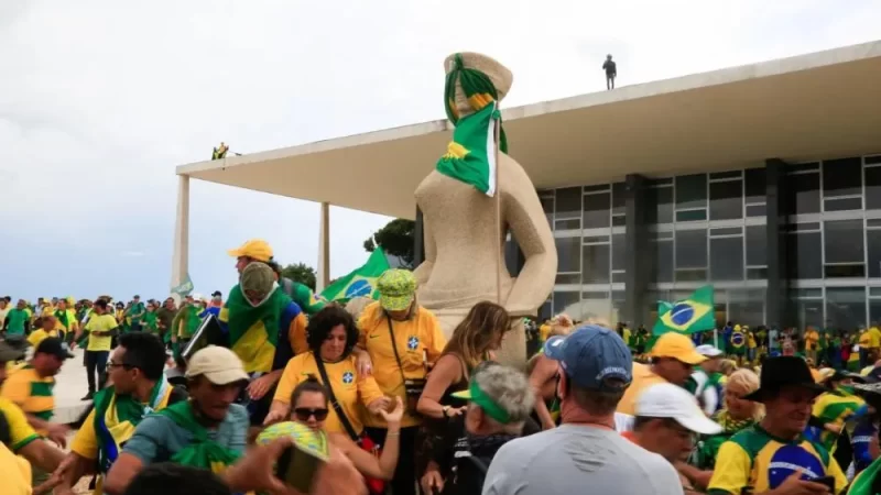 STF condena mais 119 réus pelos atos antidemocráticos de 8 de janeiro