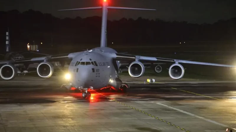 Aeronave militar dos EUA retorna a Campo Grande para retirar tropas do Exercício Tápio