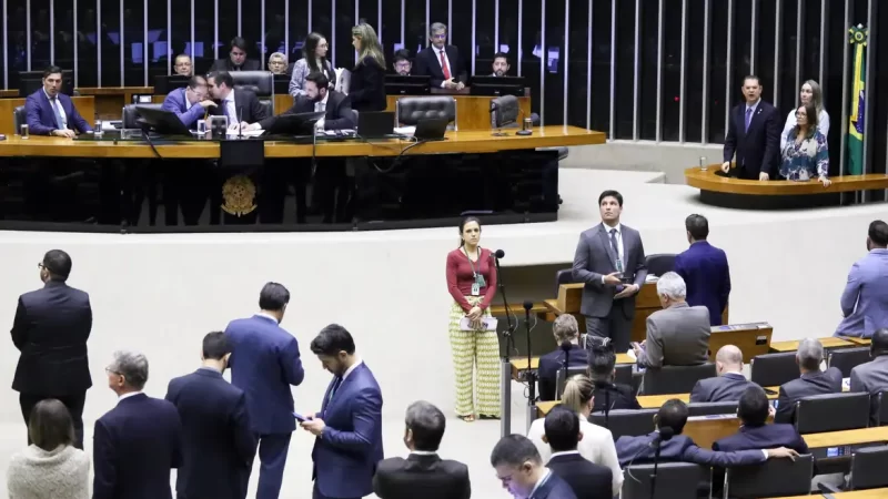 Deputados aprovam proposta que protege aposentados de descontos em benefícios do INSS