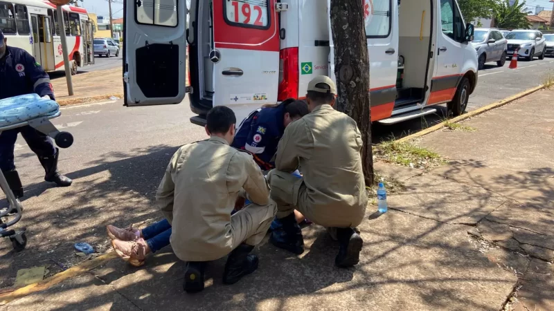 Aluna da rede pública é arrastada por ônibus após prender o pé na porta em Campo Grande