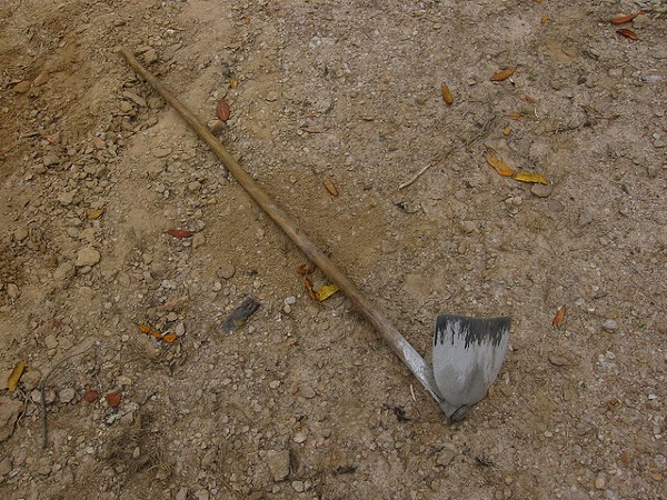 Homem sofre traumatismo craniano após ser agredido com enxadada em Ribas do Rio Pardo
