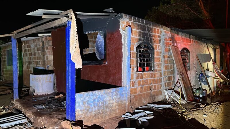 Denúncias de abusos contra crianças geram revolta e casa incendiada em Campo Grande