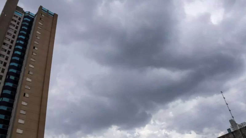 Calorão dá trégua com pancadas de chuva em MS nesta segunda-feira (29)