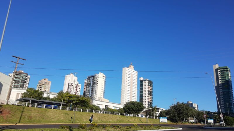 Terça-feira terá calor de até 39°C em MS e chance de tempestades isoladas