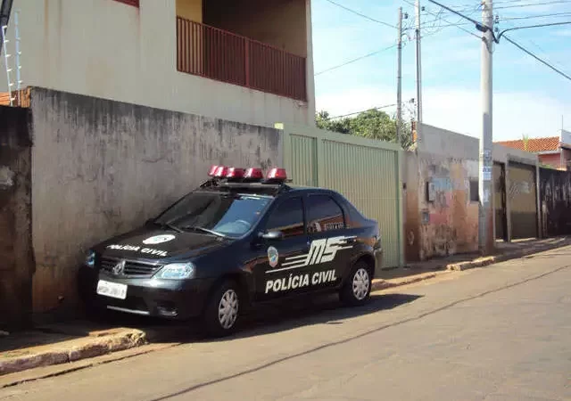 Homem inventa para esposa que foi sequestro para justificar noite em bar e acaba indiciado por falsa comunicação de crime