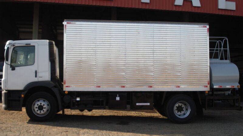 Funcionário morre esmagado por placas de madeira durante descarregamento de caminhão em Campo Grande