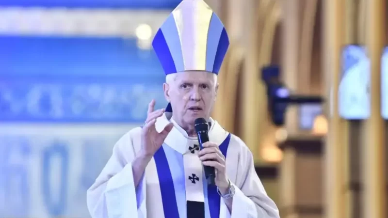 Arcebispo de Aparecida pede que políticos votem em leis favoráveis aos pobres durante missa da Padroeira do Brasil