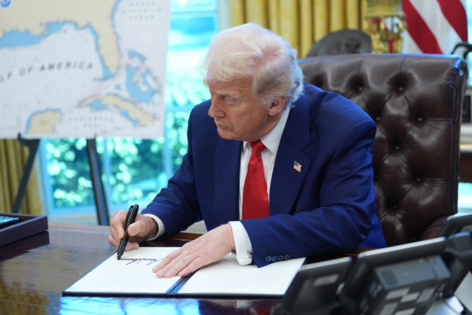 Governo Trump revoga vistos de estrangeiros, incluindo um brasileiro, por ironias sobre morte de ativista conservador