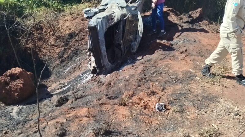 Motorista morre carbonizado após carro pegar fogo em acidente na BR-158, em Três Lagoas