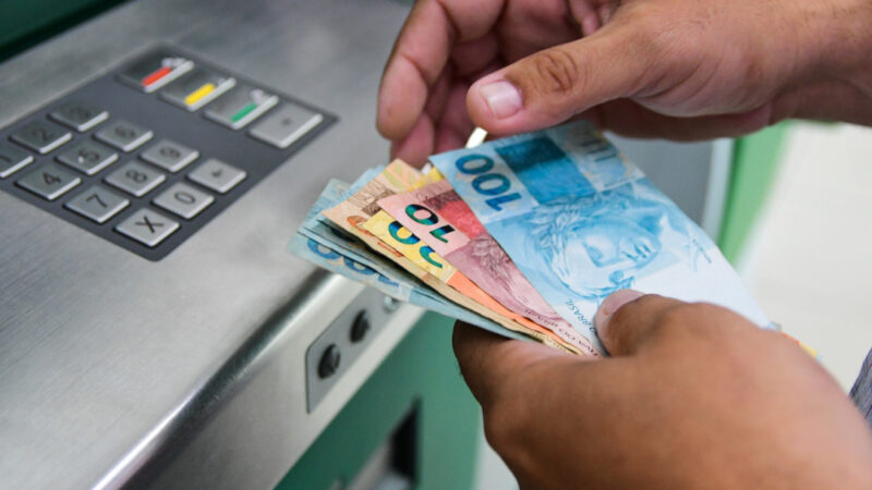 Governo de MS antecipa salário de outubro dos servidores estaduais