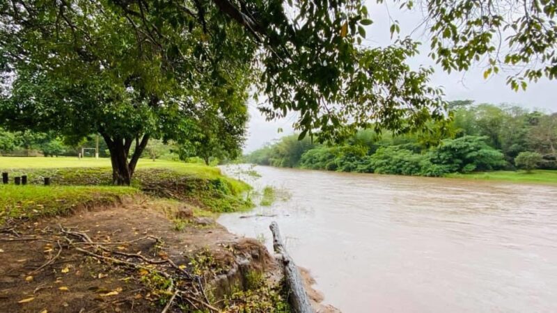Chuvas elevam nível do rio Apa em Bela Vista e Defesa Civil entra em alerta