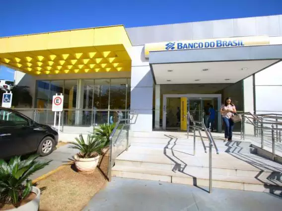 Clientes reclamam de espera superior a uma hora em agência do Banco do Brasil na Afonso Pena, em Campo Grande