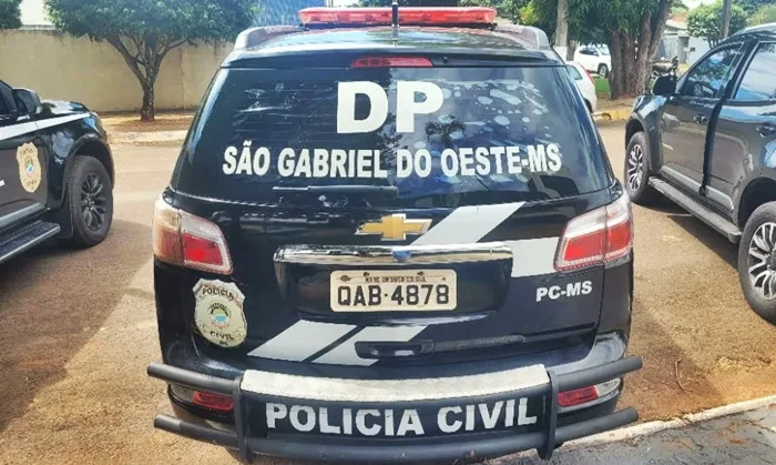 Mãe é presa em São Gabriel do Oeste após agredir filhas adolescentes e deixar dois filhos sozinhos em casa
