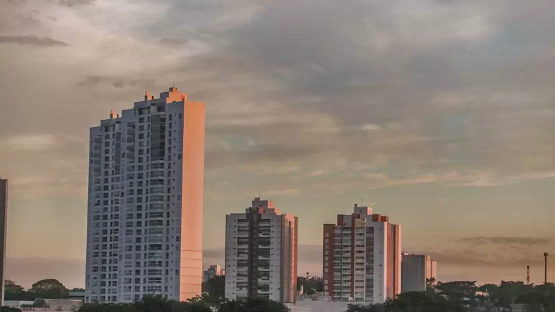 Frente fria traz tempestades, granizo e ventos de até 60 km/h a Mato Grosso do Sul neste sábado